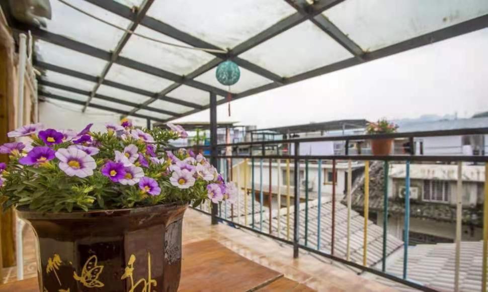 Zhangjiajie April Hostel Buitenkant foto