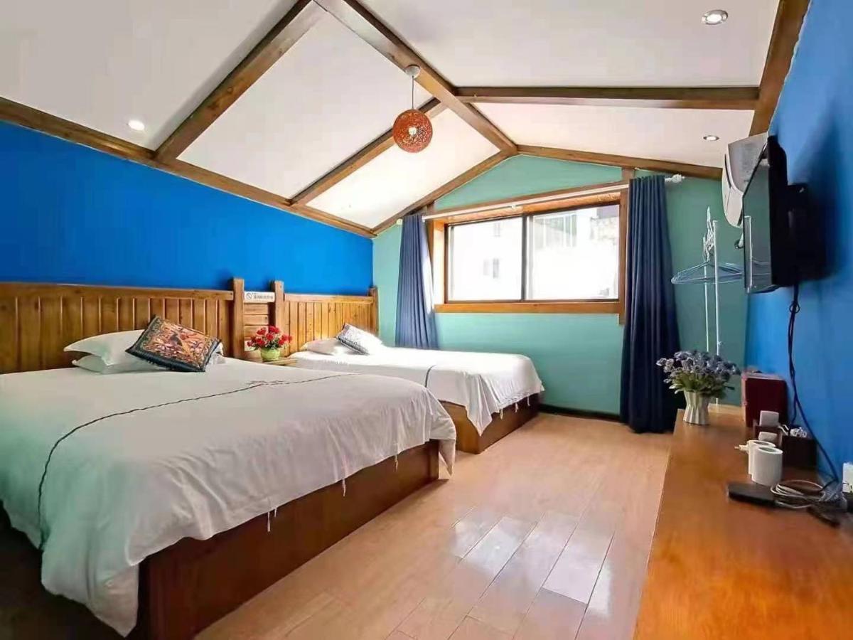Zhangjiajie April Hostel Buitenkant foto